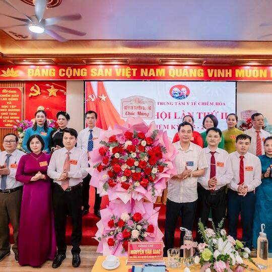<a href="/dang-va-doan-the" title="Đảng và đoàn thể" rel="dofollow">Đảng và đoàn thể</a>