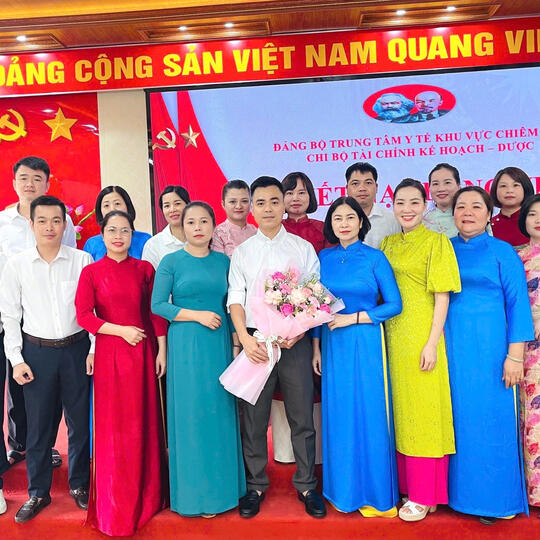 <a href="/dang-va-doan-the" title="Đảng và đoàn thể" rel="dofollow">Đảng và đoàn thể</a>